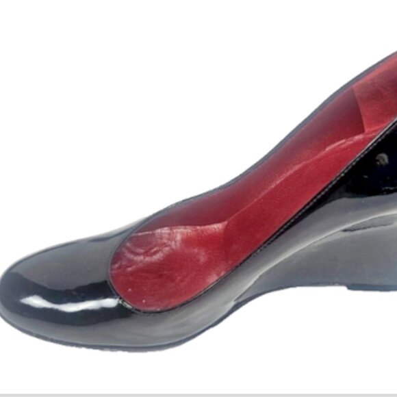 Gucci Black Patent Leather Wedge Pumps Size 5.5 B Round Toe Logo - Picture 1 of 11